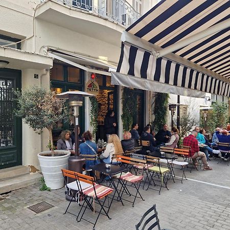 Monastiraki-Psiri, Old Town, 3-Bdr Apt, Sleep 6-10P, Spacious Court Yard Atenas Exterior foto