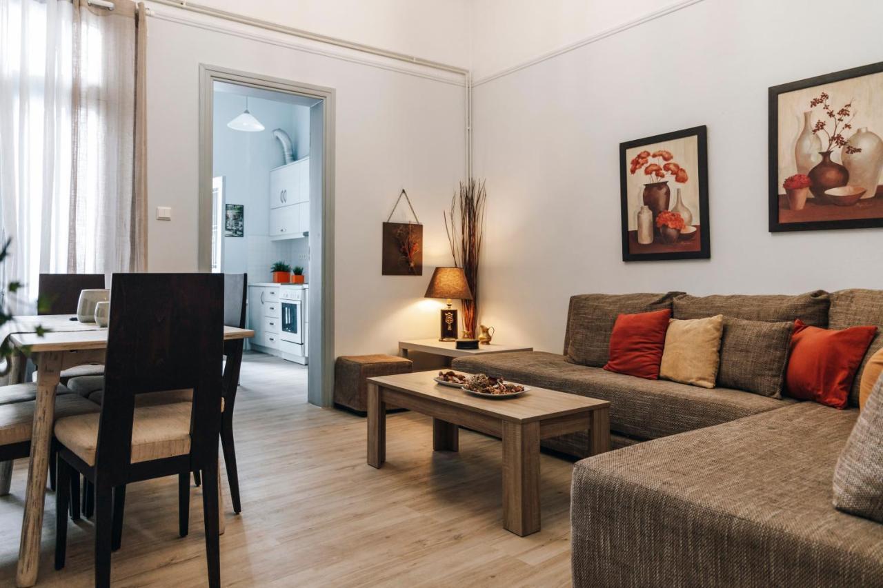 Monastiraki-Psiri, Old Town, 3-Bdr Apt, Sleep 6-10P, Spacious Court Yard Atenas Exterior foto