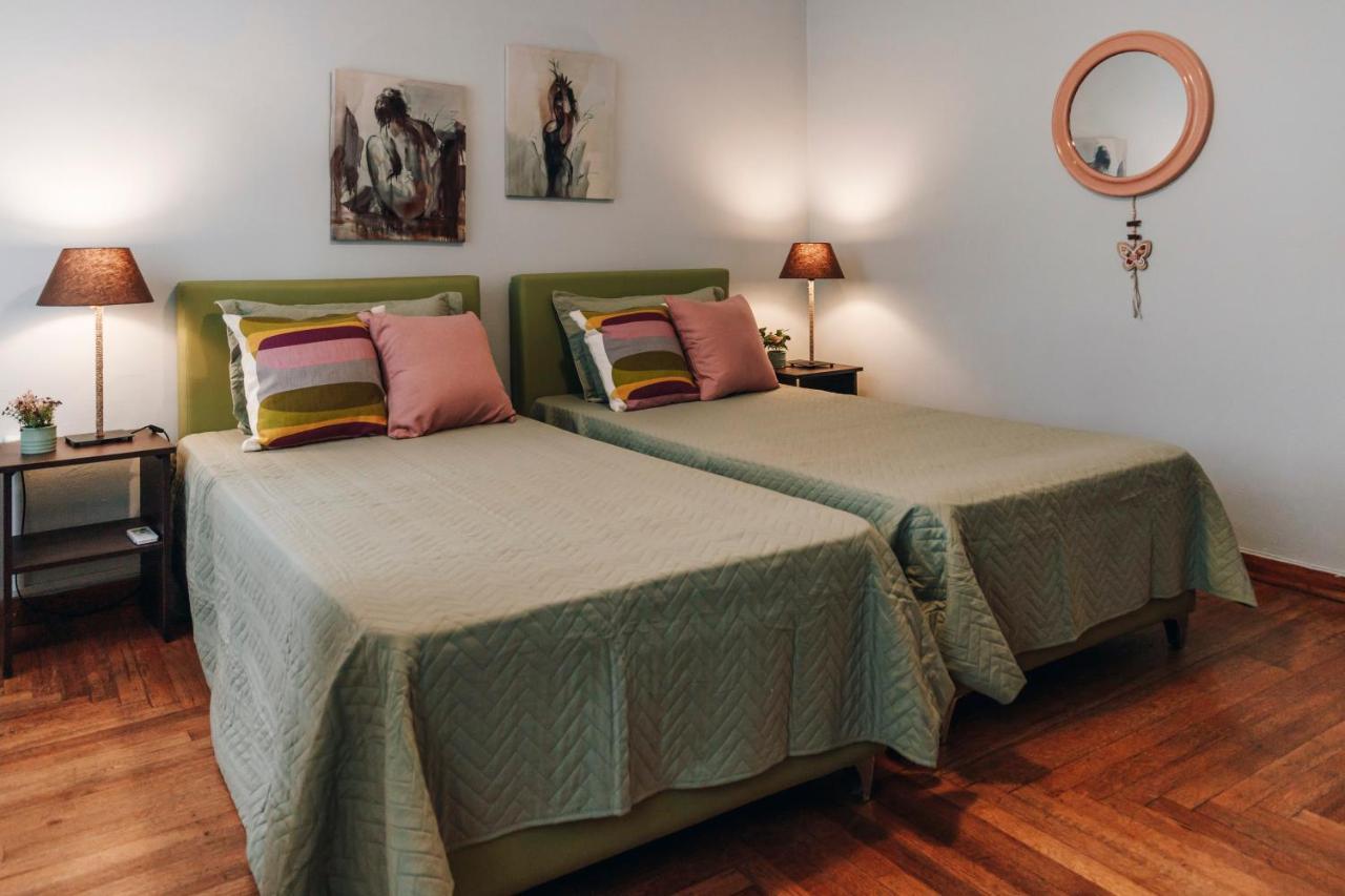 Monastiraki-Psiri, Old Town, 3-Bdr Apt, Sleep 6-10P, Spacious Court Yard Atenas Exterior foto