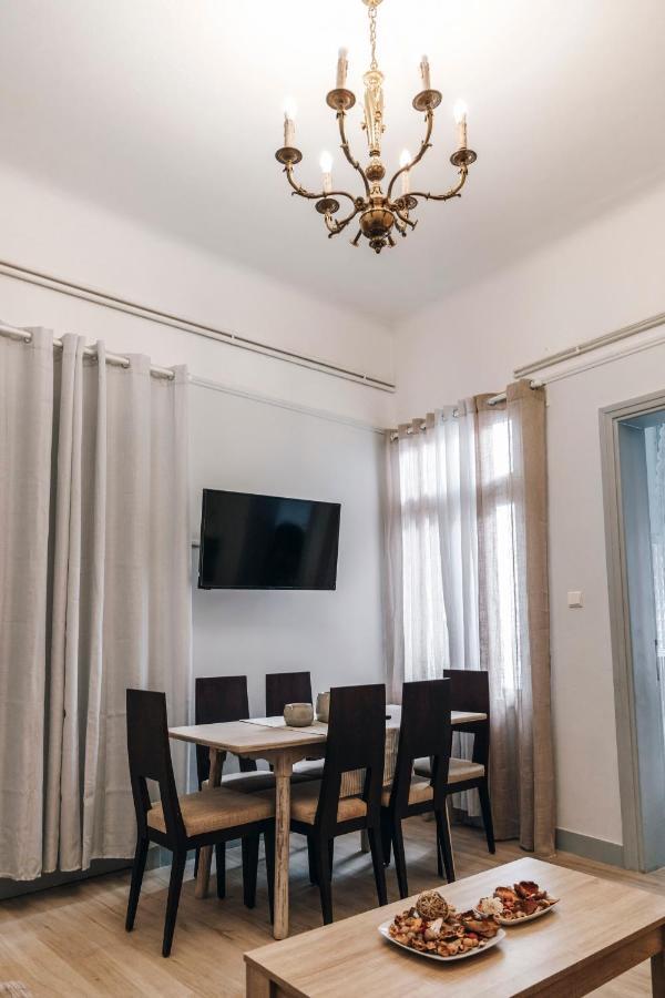 Monastiraki-Psiri, Old Town, 3-Bdr Apt, Sleep 6-10P, Spacious Court Yard Atenas Exterior foto