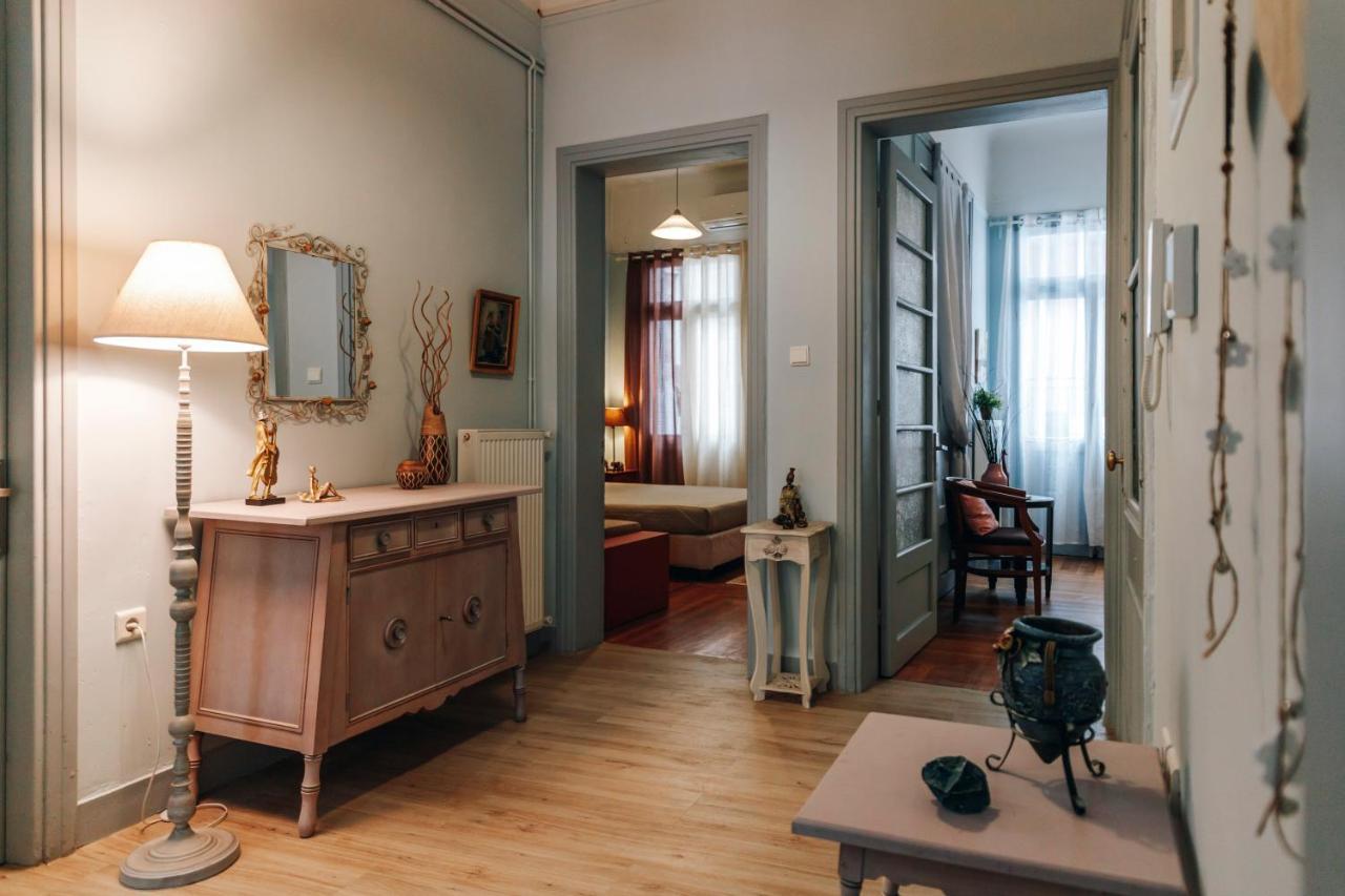 Monastiraki-Psiri, Old Town, 3-Bdr Apt, Sleep 6-10P, Spacious Court Yard Atenas Exterior foto