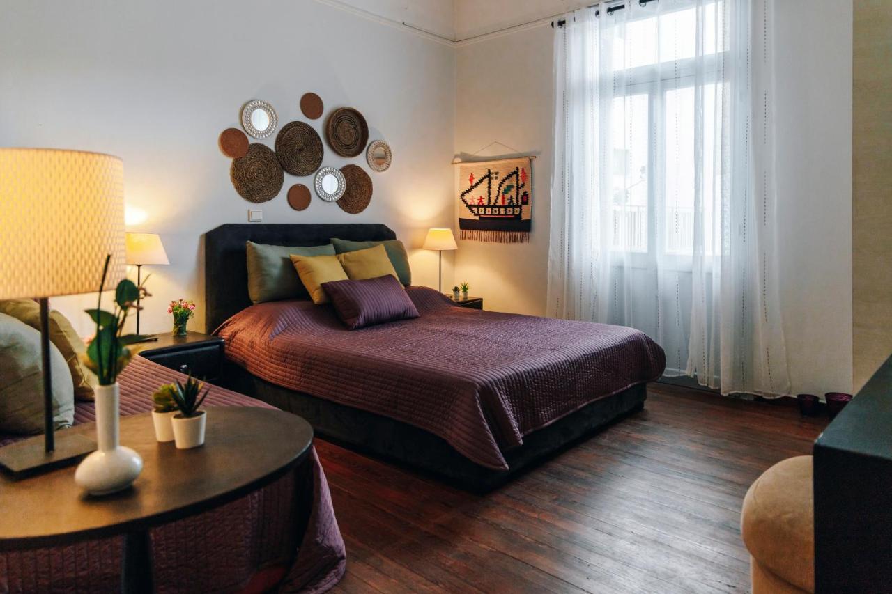 Monastiraki-Psiri, Old Town, 3-Bdr Apt, Sleep 6-10P, Spacious Court Yard Atenas Exterior foto
