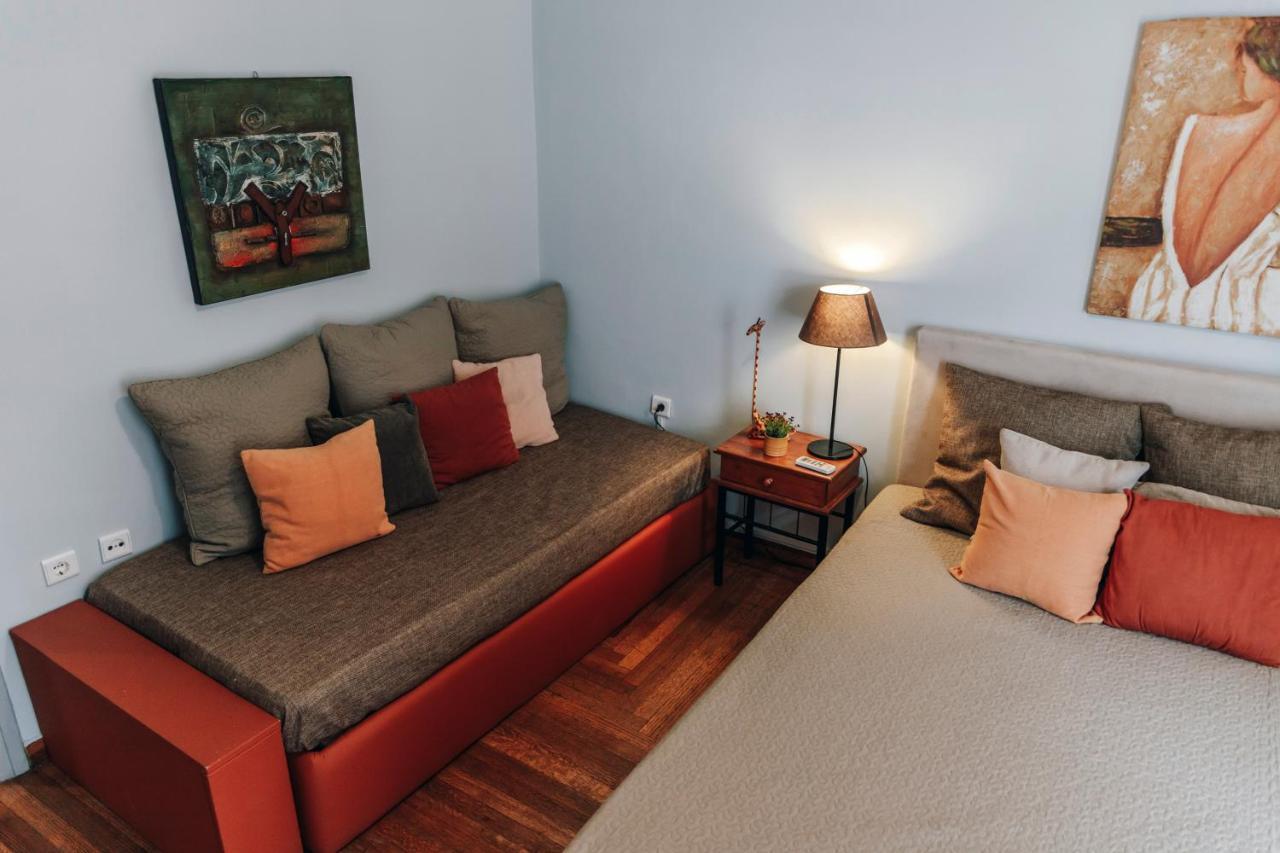 Monastiraki-Psiri, Old Town, 3-Bdr Apt, Sleep 6-10P, Spacious Court Yard Atenas Exterior foto